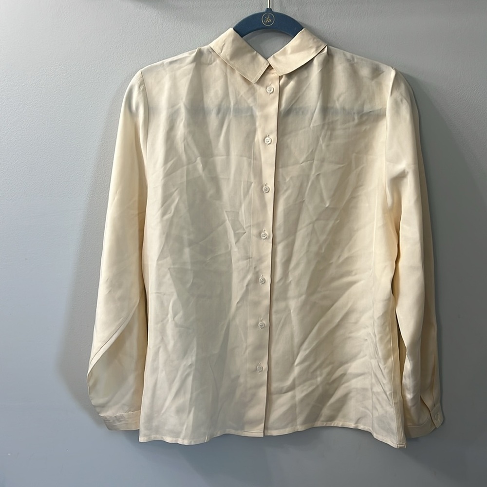 Vintage Talbots Cream 100% Silk Back Button Up Pleated Blouse  Size 14 Petite - Picture 2 of 7